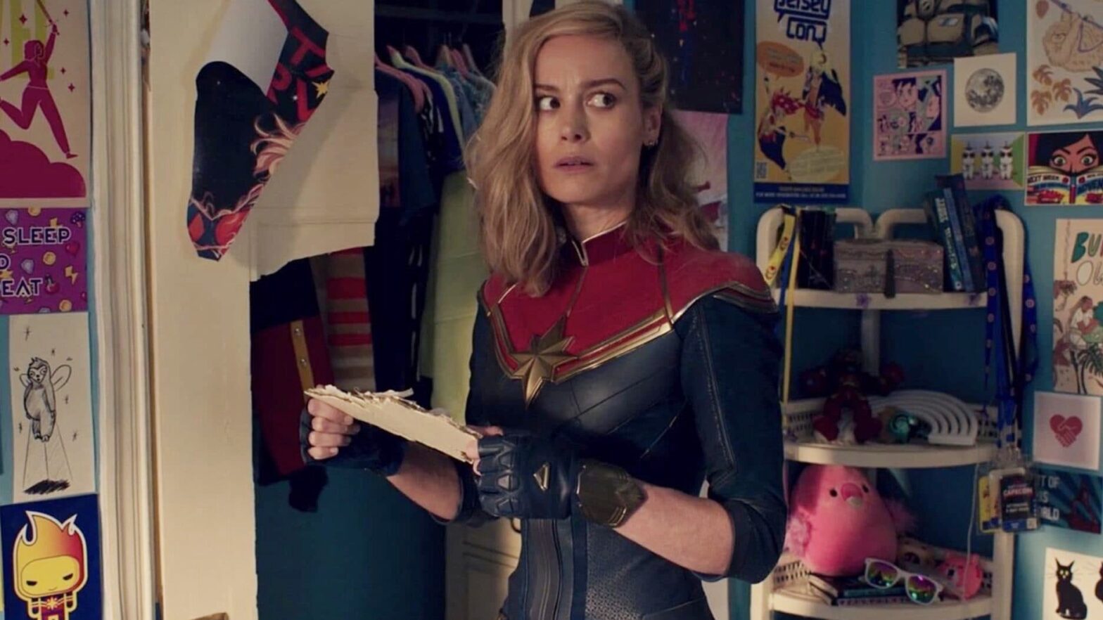 See Brie Larson Take Selfies In Just A Bra And Jeans