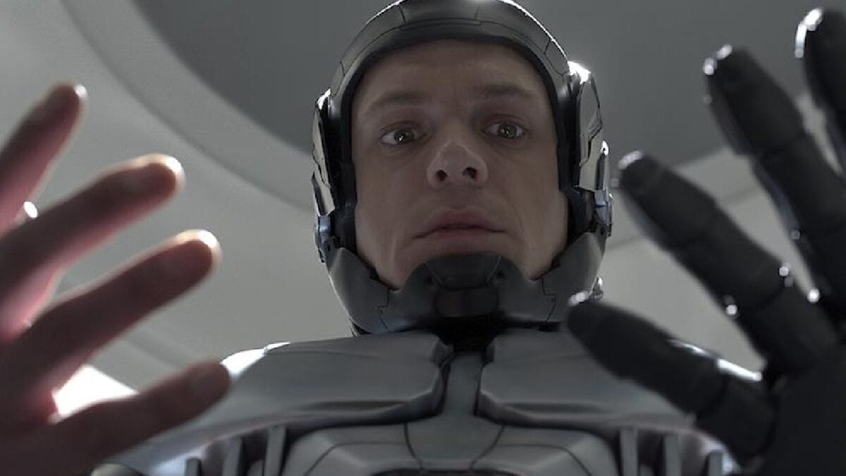 Joel Kinnaman Is Right About The Robocop Remake Giant Freakin Robot