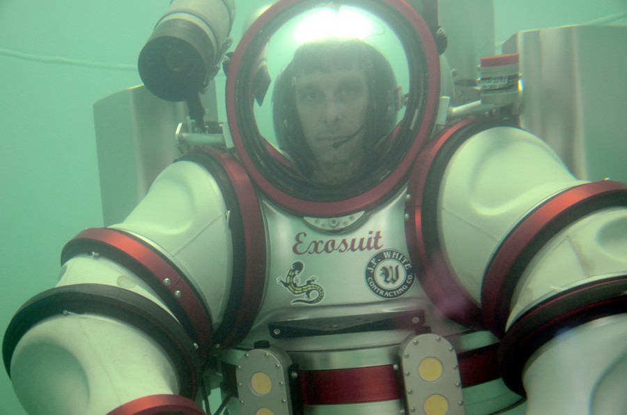 New Exosuit Opens New Depths To Deep Sea Divers | Giant Freakin Robot