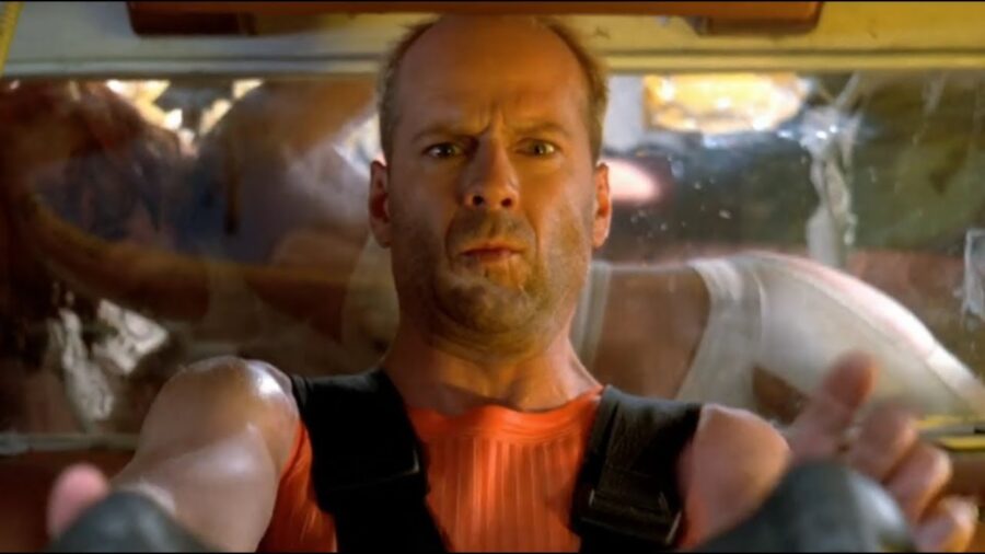 The Fifth Element How Bruce Willis Made A Sci Fi Epic Into A Classic