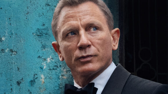 James Bond’s No Time To Die Going Direct To Netflix? | GIANT FREAKIN ROBOT