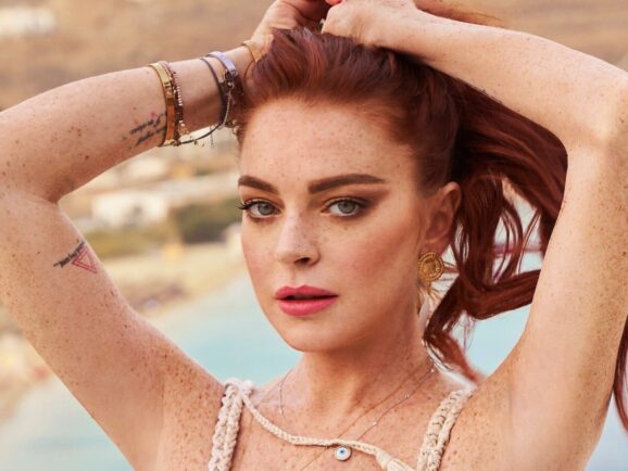 Lindsay Lohan Is Unrecognizable In First Shots Of Her Netflix Christmas Movie