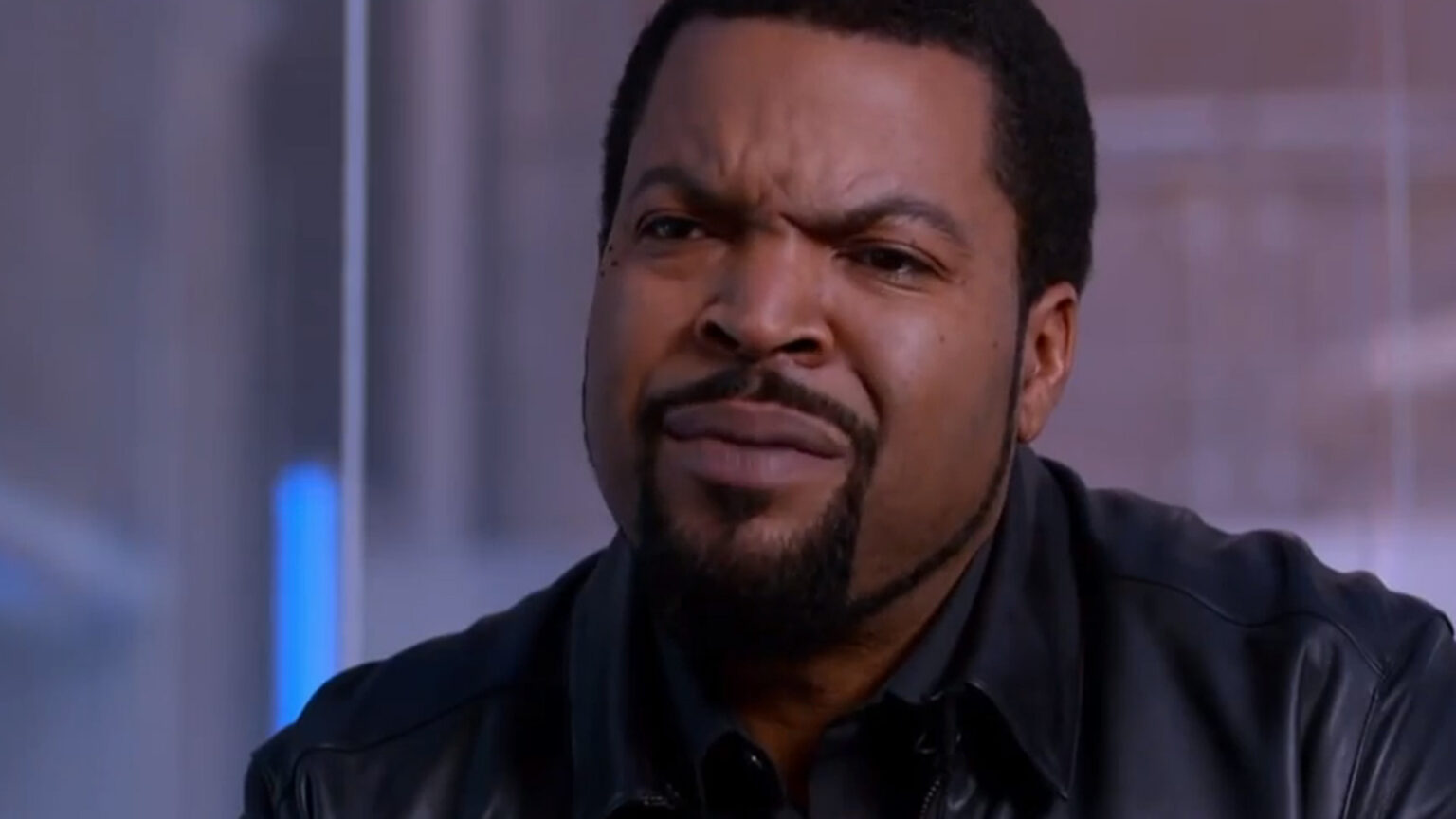 Ice Cube Walks Off Movie Because Of Vaccine Request | GIANT FREAKIN ROBOT