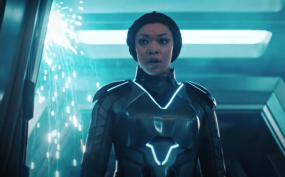 See Star Trek: Discovery’s New Uniforms, Some Of Them Look Like Tron ...