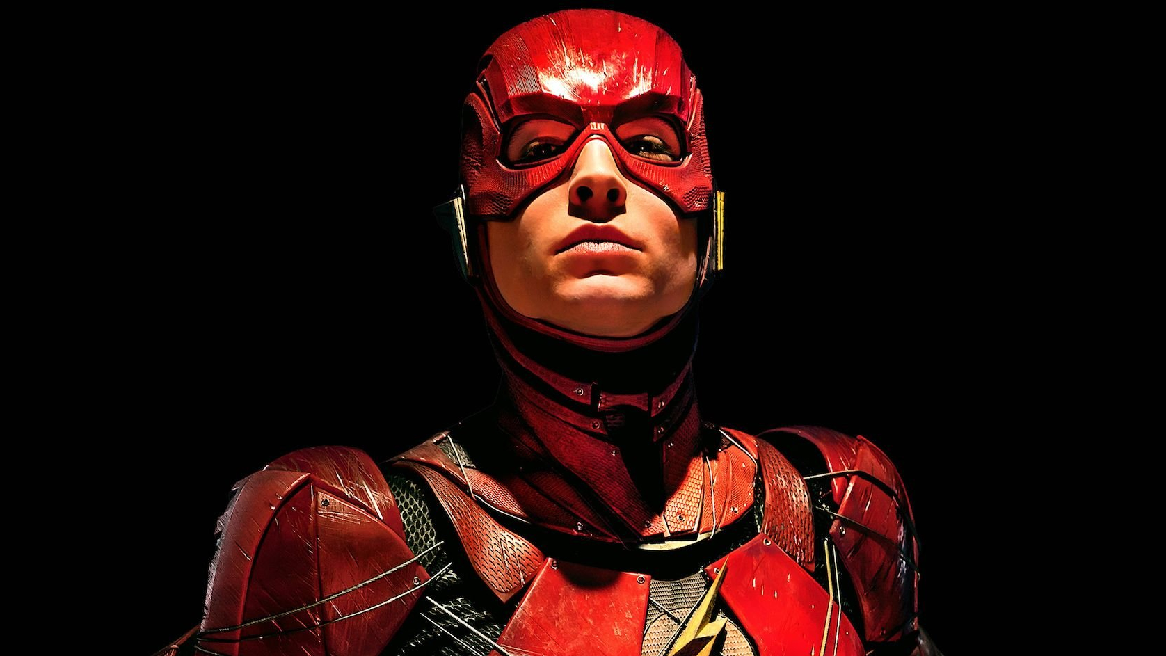 First Look At Ezra Miller's New Flash Costume Revealed