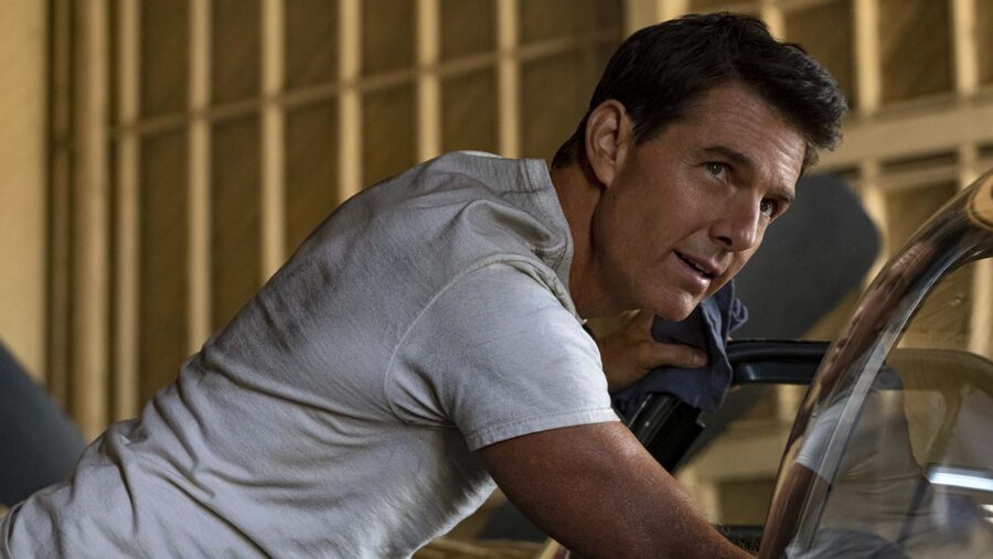Paramount Releases Three-Hour Loop Of Steamy Top Gun Footage, See
