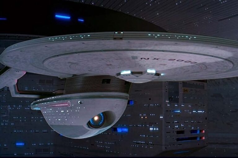 Star Trek Just Redesigned One Of The Greatest Starships Of All Time ...