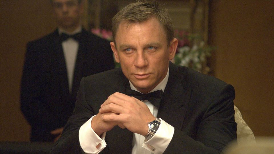 James Bond' casting director explains reason of not taking young actors for  007