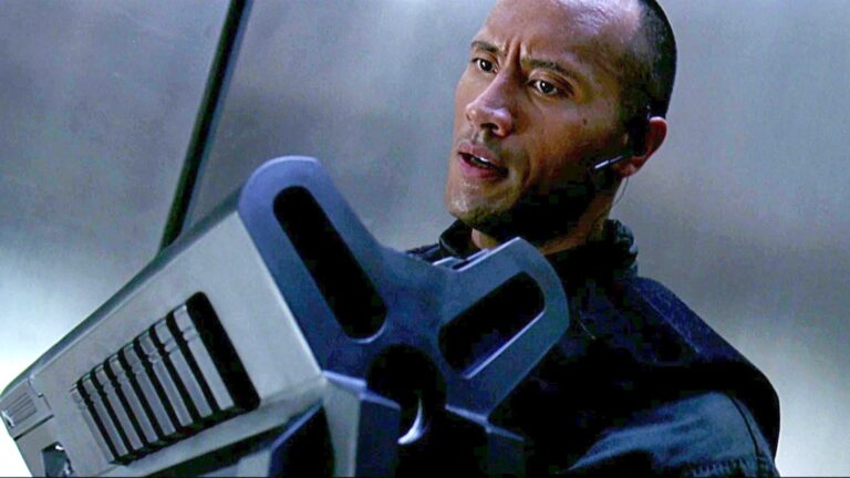 Dwayne Johnson Is In Star Trek, See Who He Played | GIANT FREAKIN ROBOT