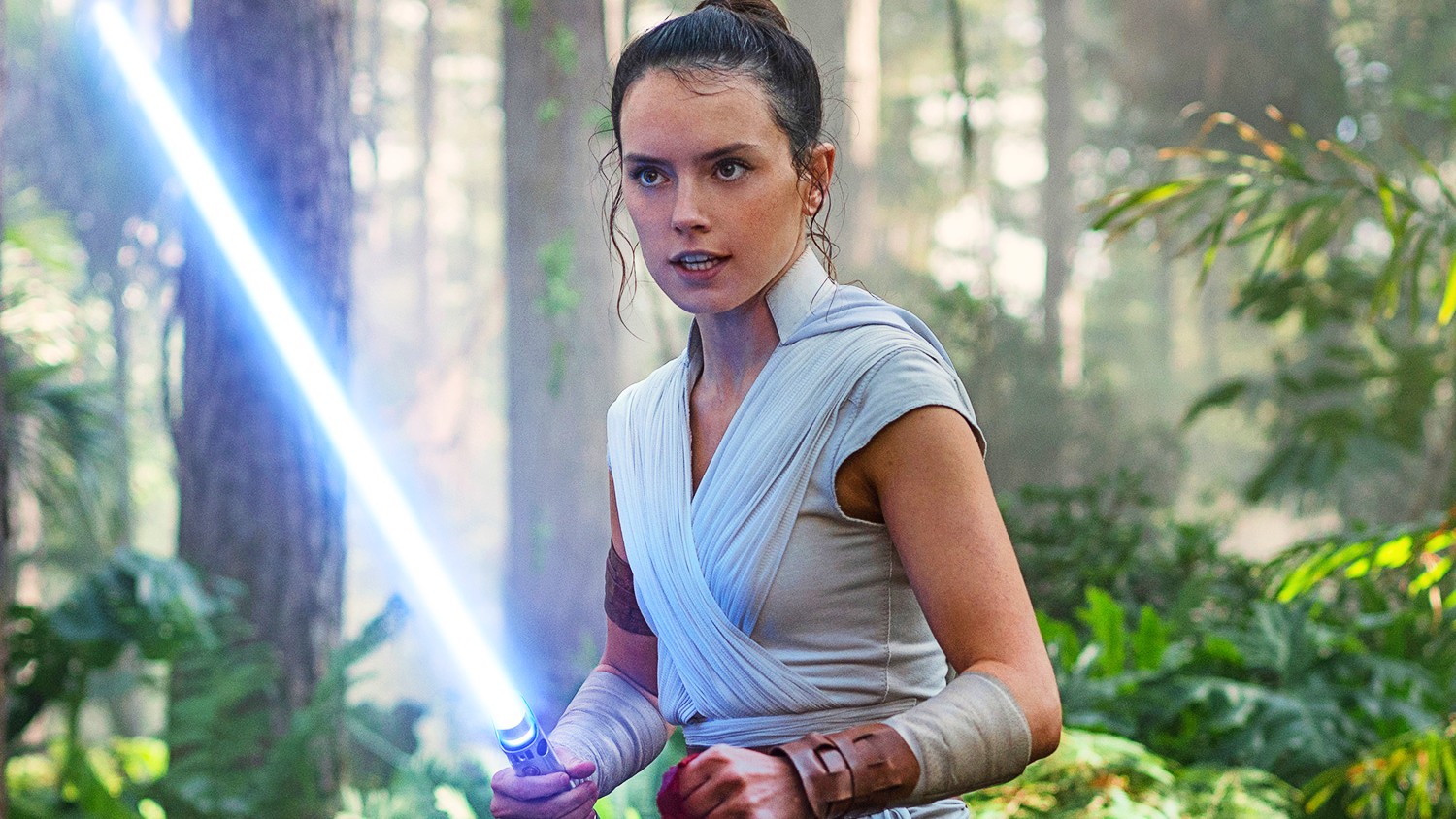 Next Star Wars Movie Even More Female Focused, Daisy Ridley Will Be ...