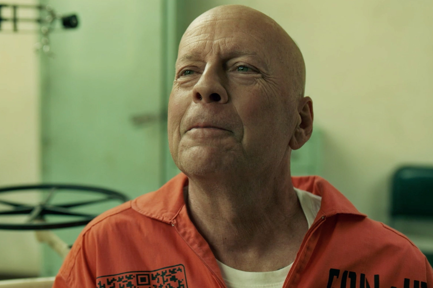 See Bruce Willis As A Prisoner In First Look At One Of His Final Roles ...