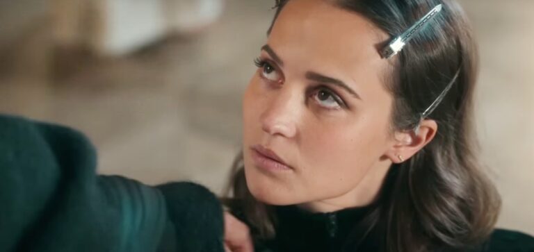 Alicia Vikander Plays A Vampire In A Catsuit In The Irma Vep Trailer ...