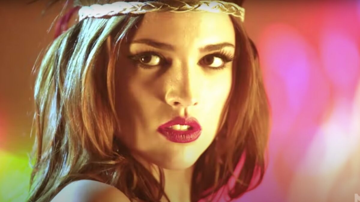 See Eiza Gonzalez Replace Salma Hayek In From Dusk Till Dawn Snake ...