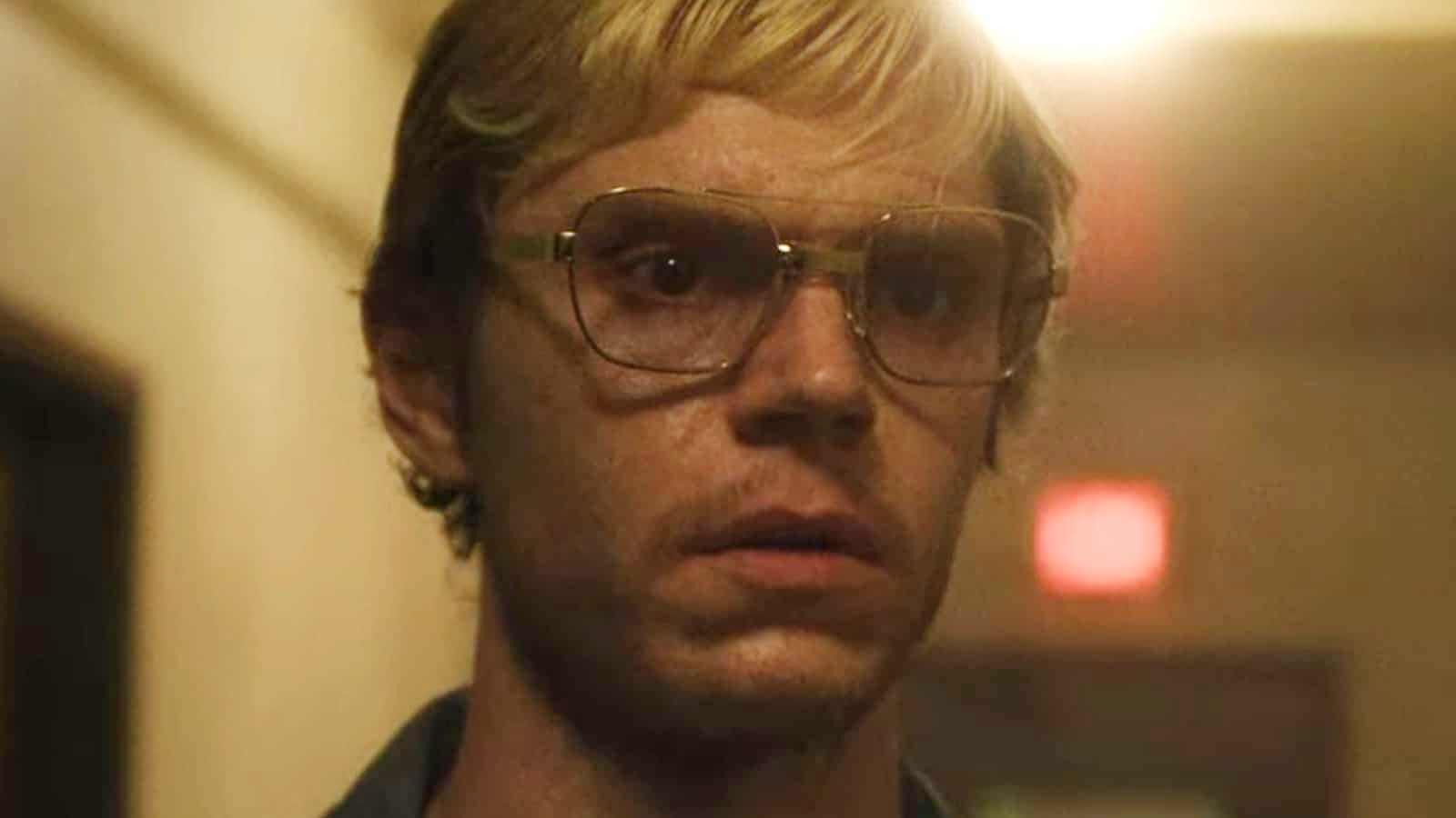 Monster Review: Evan Peters Is Jeffrey Dahmer in New Netflix Series