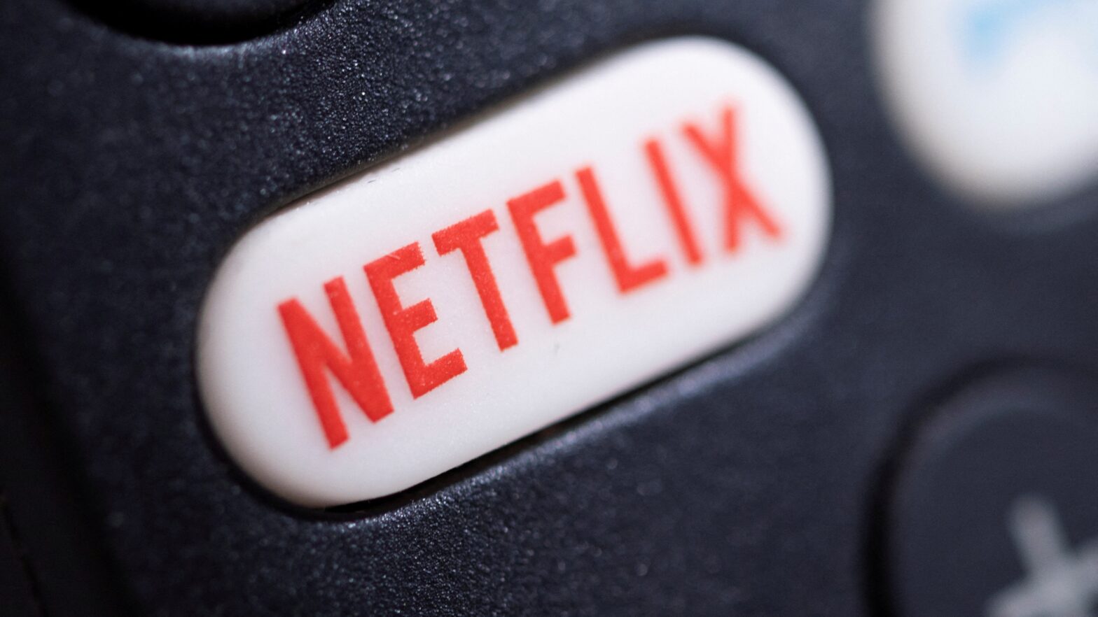 Netflix Giving Away Free Movies Now That Legacy Business Is Ending ...