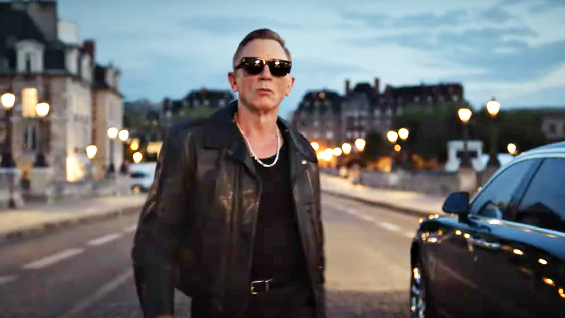 Daniel Craig Shares His Slick Moves through Paris in Belvedere Vodka Film