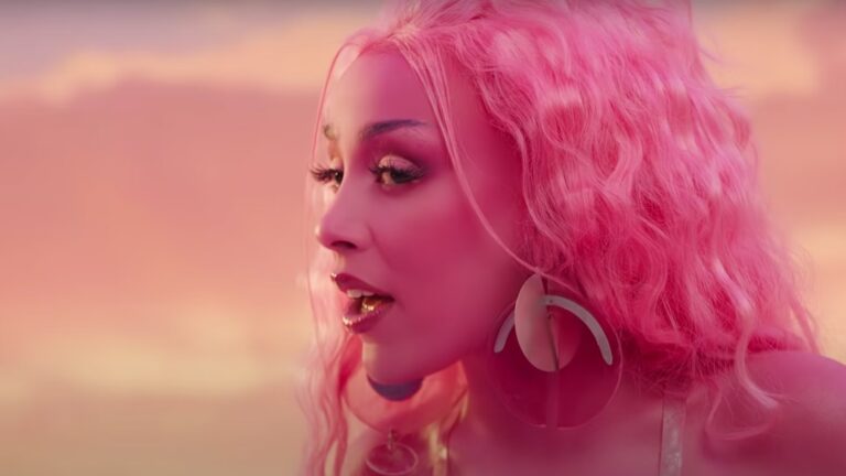 Doja Cat Strips Down To Reveal Amazing Tattoo