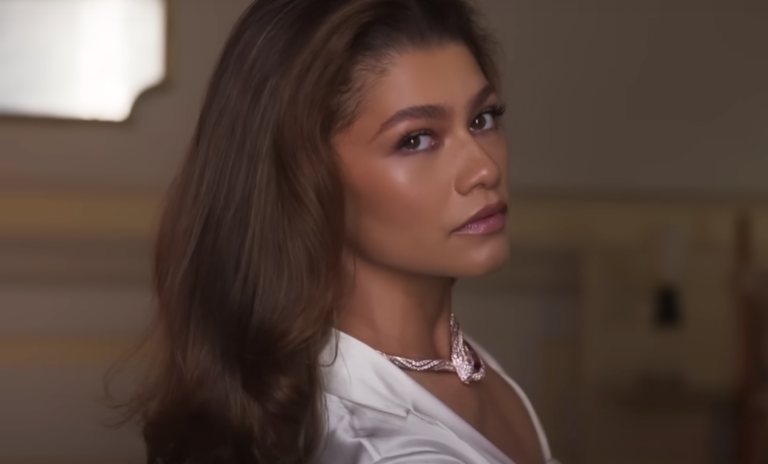 Zendaya Just Gave A Suprise Musical Performance, See Her Sing | GIANT ...