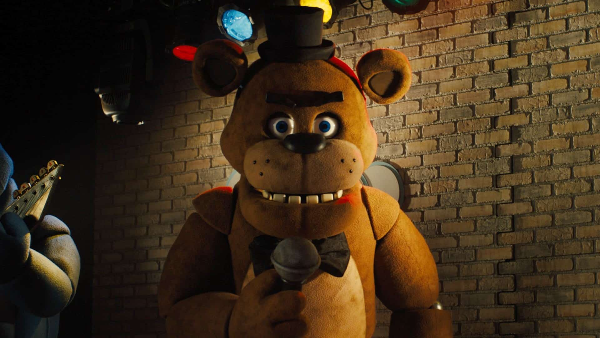 chuck e. cheese as an animatronic in five nights at