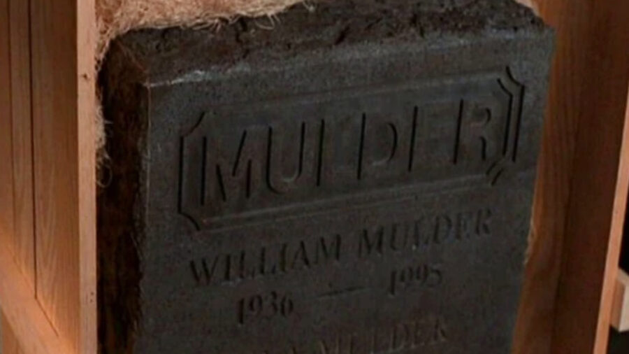 The X-Files Mulder tombstone