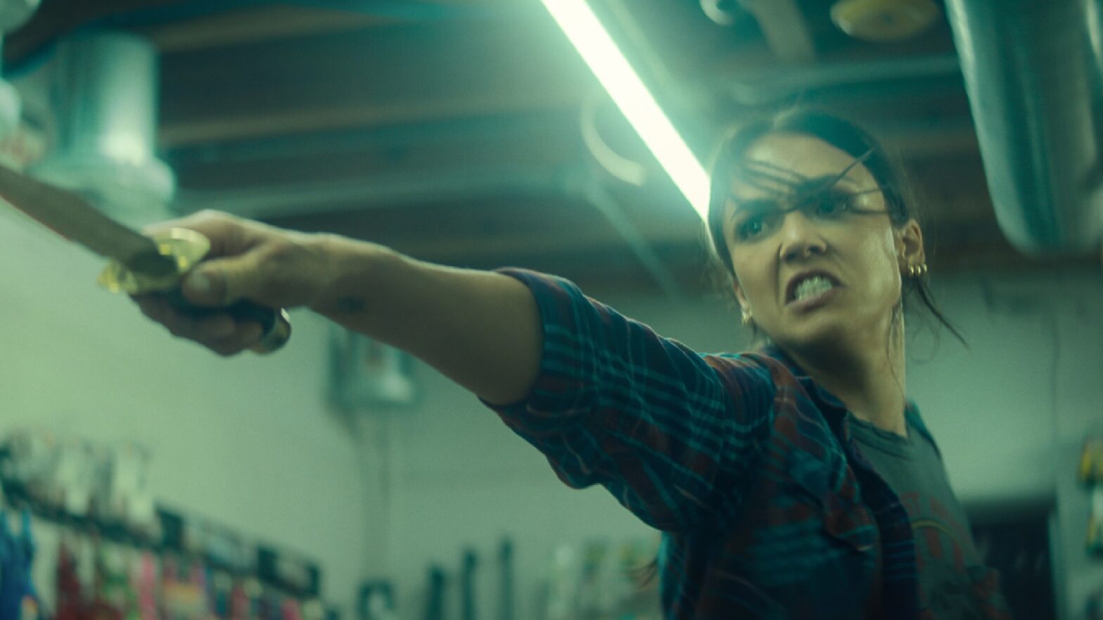 Netflix Crime Action Thriller Gives Jessica Alba A Commando Role ...