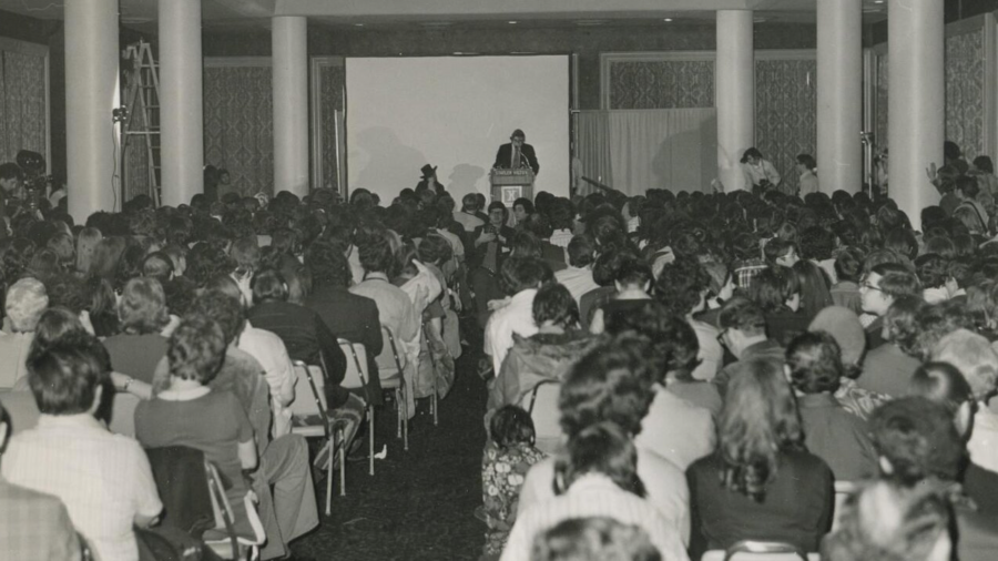 Gene Roddenberry speaks at a Star Trek convention